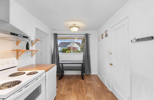 Phinney Ridge House | Greenwood's Wildflower Glow | Walk Score 81