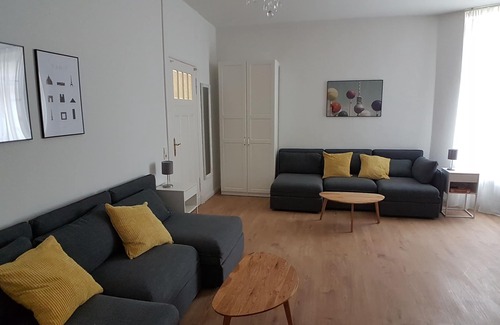 Prenzlauer Berg Apartment | Greifswalder Str. · NEW P'Berg HotSpot Boxspringbeds 145 sqm