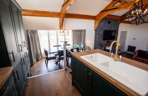 Keswick Apartment | Greta Howe is a superb first floor apartment in what was formerly the Keswick School Of Industrial A
