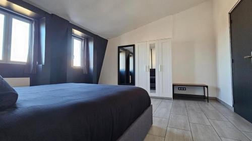 Drancy Apartment | Grey And White Duplex
