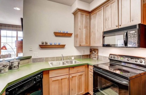 Granby Condo | Grey Fox 2 bed/2bath~SLEEPS 5~Ski-in/Ski-out ;Granby Ranch/Winter Park