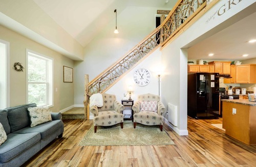 Elk Park Cottage | 'greystone' Creekside Cabin: Hike, Fish & Explore!