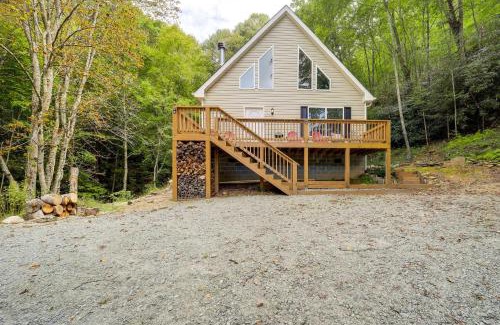 Elk Park House | Greystone Creekside Cabin Hike, Fish and Explore!