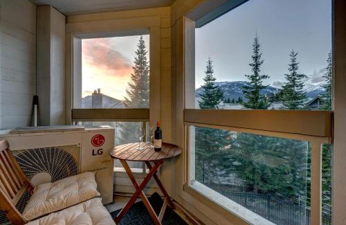 Upper Village House | Greystone Lodge 320 Ski-in Out