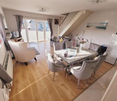 Shiplake House | Greystones Clock Tower Lodge