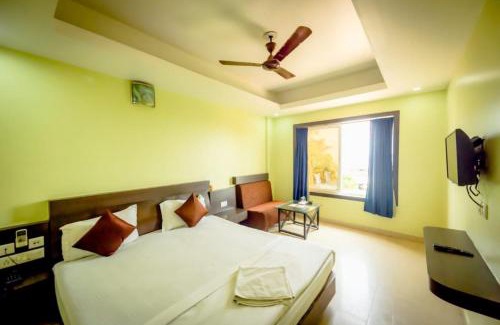Puri Hotel | GRG Hotel Deep Ganga Inn Puri होटल दीप गंगा इन হোটেল ডিপ গঙ্গা ইন-sea view-rooms-fully-air-conditioned-hotel with-lift-wifi-and-parking-facility- Best Hotel in Puri