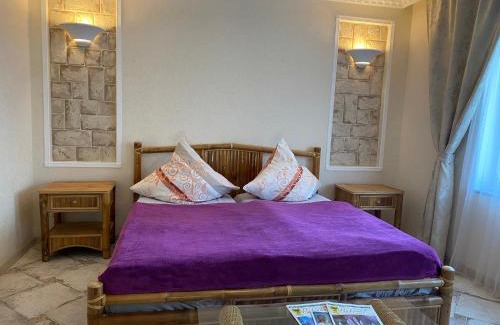Rabenau Apartment | Griechischer Palast