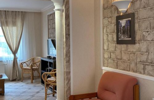 Rabenau Apartment | Griechischer Palast