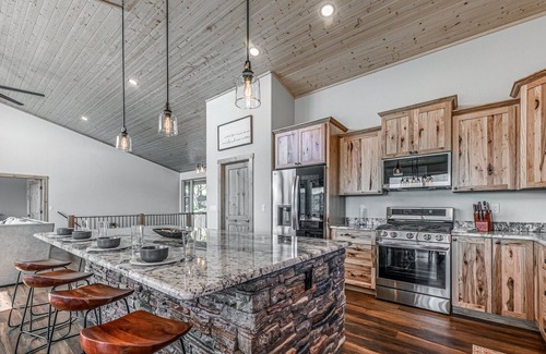 Ruidoso Cabin | Grindstone Cowboy w/Hot tub, Pool table & Pet Friendly