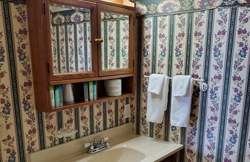 Monticello Hotel | Grist Mill Inn
