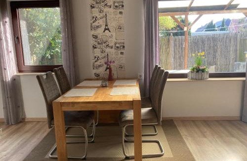 Großenheidorn Apartment | Große Wohnküche, Terrasse, Schlafzimmer am Steinhuder Meer, WLAN, Parkplatz, Fußbodenheizung, 70qm