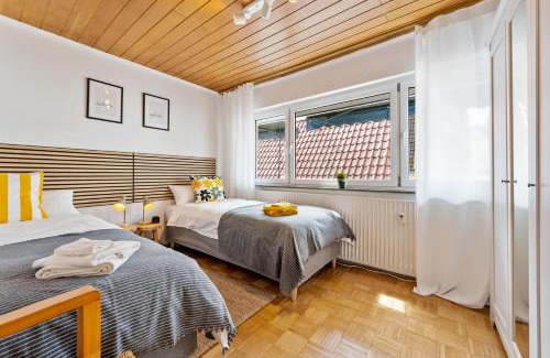 Schierstein Apartment | Großzügige Wohnung, 1 Min zum Hafen