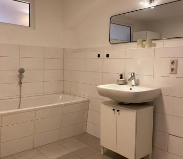 Pirna Apartment | Großzügiges 1 Zimmer-Apartment mit Badewanne