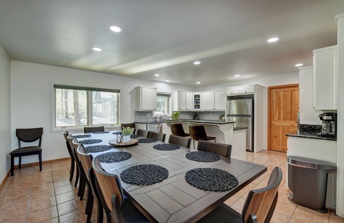 Groom Creek House | Groom Creek Lodge - Pool Table & 12 Mins to Downtown
