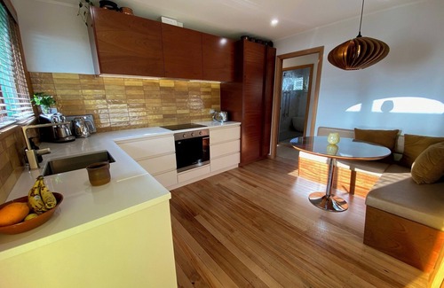 Nelson City Centre House | Groove-on-Grove. nEntire home in Nelson.