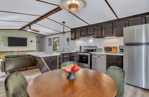 Black Mountain House | Groovy Guest House Walkable to Downtown Black Mtn