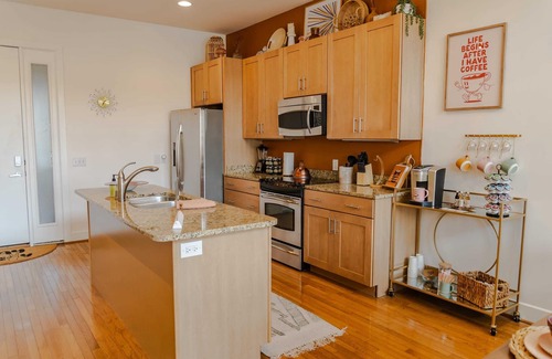 East Market District Apartment | Groovy NuLu Condo | Heart of Vibrant Lou District!