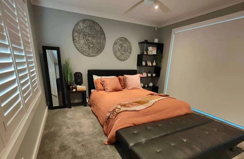 Grose Vale House | Grose Vale Retreat: Heated Pool & Tennis Court Delight