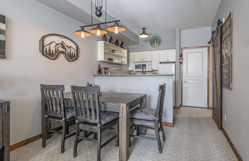 Silver Star Mountain Condo | Ground floor 1 bedroom + alcove condo - great access to trails and village