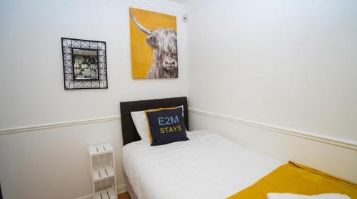 Slough Apartment | Ground Floor 2Bedroom Apt in Central Slough By Easy 2 Manage