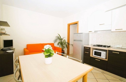 Vada Apartment | Ground floor apartment of 40 m2 composed of a living room with satellite TV, cooking side, fridge with freezer, microwave oven.Double bedroom, two additional beds and bathroom.Air conditioning, clothesline.The apartment has a large garden furnished with