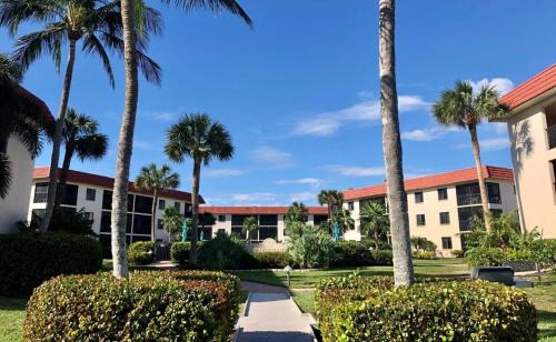 Sanibel Apartment | Ground Floor Condo Steps From The Beach Sanibel Island 3B1