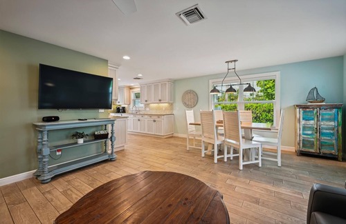 Holmes Beach Cottage | Ground Floor Cottage with 2 Master Suites and Private Heated Pool - Close to Beach!