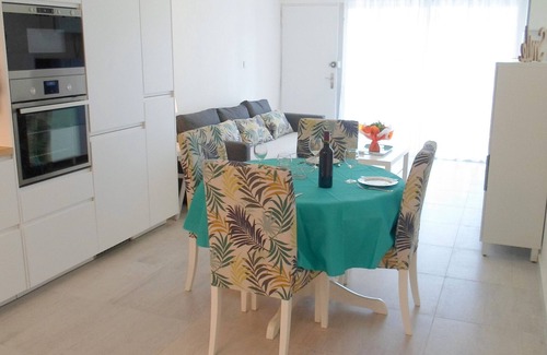Balaruc-les-Bains Apartment | Ground Floor Apartment with Private Garden, Near Thermal Baths and Thau Lagoon