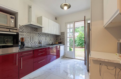 La Madrague Villa | Ground floor villa with swimming pool 150 m from the sea – Sea view, Wi-Fi and air conditioning