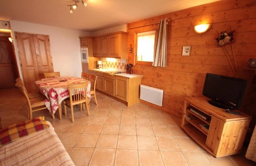 Bisanne 1500 Apartment | Ground floor, view exceptional, terrace, parking, tv, ski locker, 45m², Les Saisies