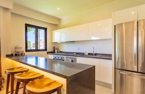 Puerto Aventuras Apartment | Ground Floor Paradise with Marina View and Pool Paddleboard Included