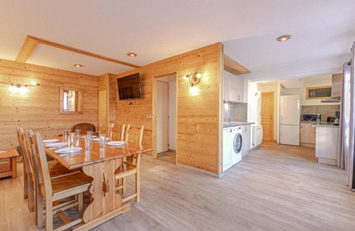 Aussois Apartment | Ground floor, tv, ski locker, 70m², Aussois