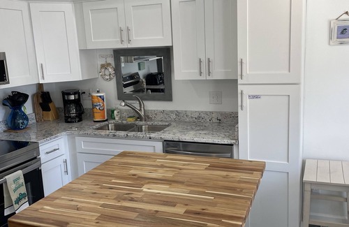 Fort Walton Beach Condo | 🏖️GROUND FLOOR UNIT 🏖SUNSET COTTAGES😎PETS WELCOME🐾nFREEBEACHSERVICE/WI-FI