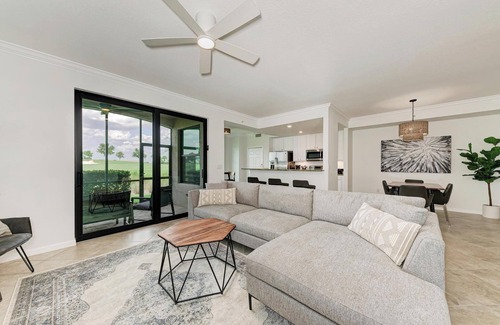 Lakewood Ranch House | Ground Floor Veranda - Lakewood National GC - 2BR + Den + Garage + Driveway