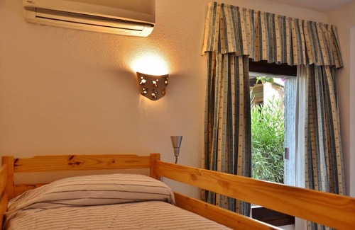 Sant'Elmo Cottage | Ground floor villa with green patio 200 meters from the beach WiFi