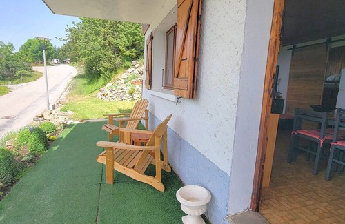 Saint-Michel-de-Chaillol Apartment | Ground Floor Chalet with Garden - Near Ski/Hiking/Shops - Sleeps 4