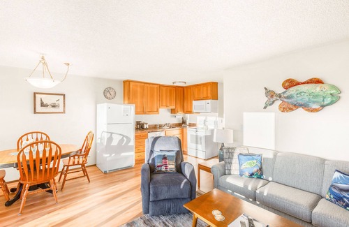 Moclips Condo | Ground Level Condo Right on the Pacific Ocean