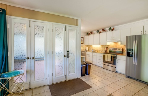 Queen Emmas Bluffs Condo | Ground Level Condo Near the Pool!