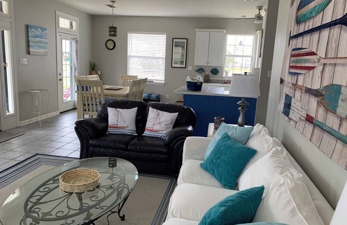 Waveland Cottage | Ground level home steps from the beach in Waveland