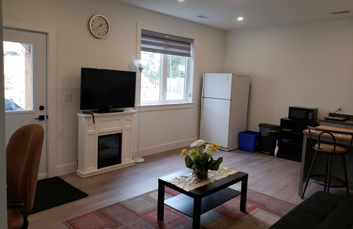 Halifax Apartment | Ground level spacious apt., 18min to DT