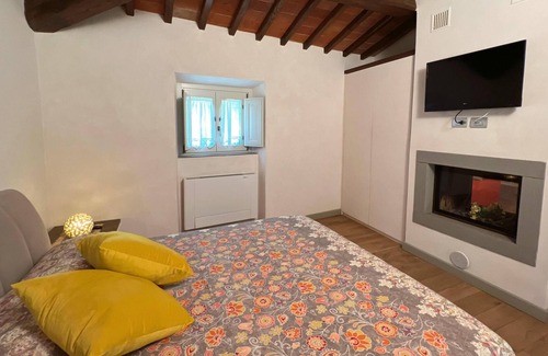 Sesto Fiorentino Apartment | Ground roof apartment in a rural setting
