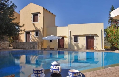 Douliana House | Group accommodation in separate houses