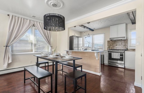 North Bergen House | Group Chic , 25 Mins ->NYC , Free Parking , W/D