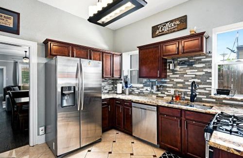 West Colfax House | Group-friendly House W Rooftop Patio & Backyard