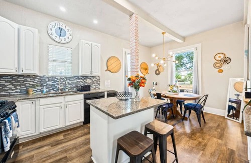 Denver Heights House | Group Getaway Backyard Theater Close to River Walk