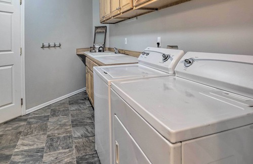 Seattle Hill-Silver Firs Cottage | Group Getaway - Spacious Snohomish Home!