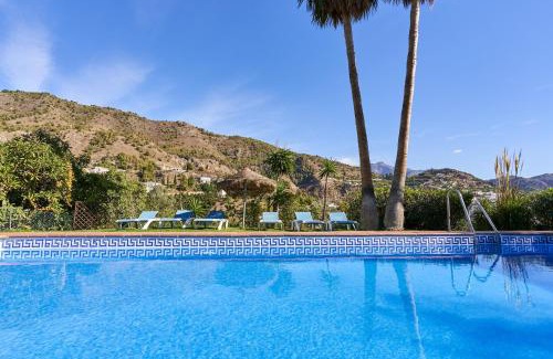 Frigiliana Villa | Group Villa 14 Pool wifi Air
