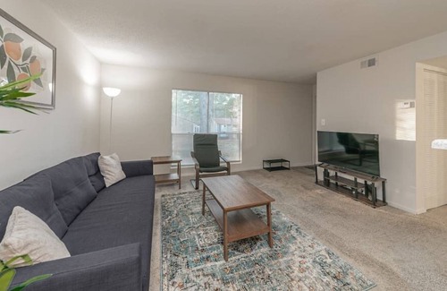 St. Andrews Apartment | Grove 516 · Cozy 1 Bdrm 2 Beds Columbia Apt