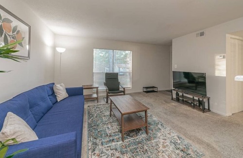 St. Andrews Apartment | Grove 916 · Cozy 1 Bdrm 2 Beds Columbia Apt