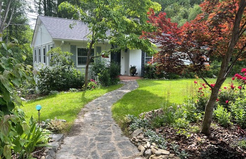 Brevard House | Grove Creekside Cottage